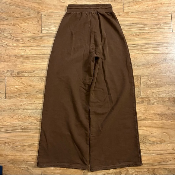 Mayfair the Label i am evolving flared sweatpants - Picture 5 of 6